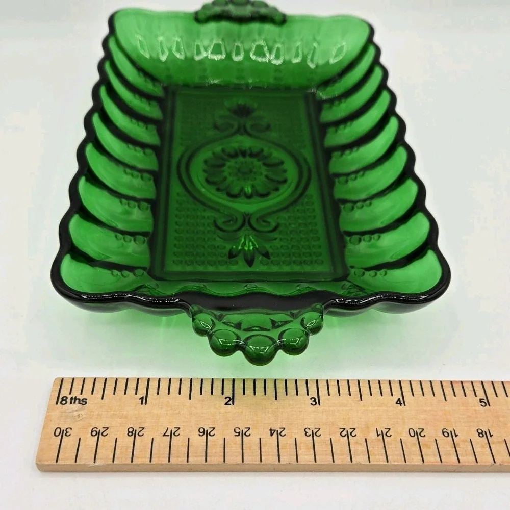 Anchor Hocking Vtg Emerald Green Glass Oyster Pearl Emerald Tray‎ Trinket Dish